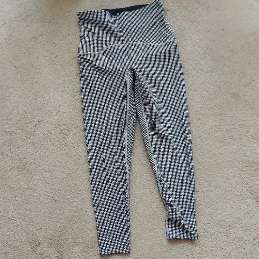 SPANX Black and White Houndstooth Leggings